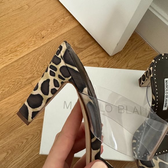 ❌SOLD❌NWT Manolo Blahnik Scolto Slip-on Mules Sz 40 Clear ECO PVC Leopard Print - Picture 8 of 12